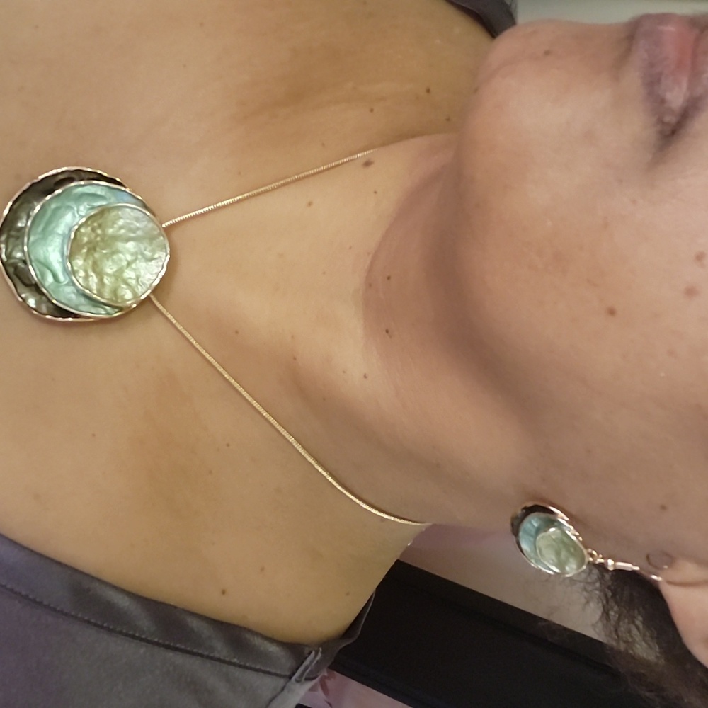 Necklace and Earrings set - Picture 7 of 7